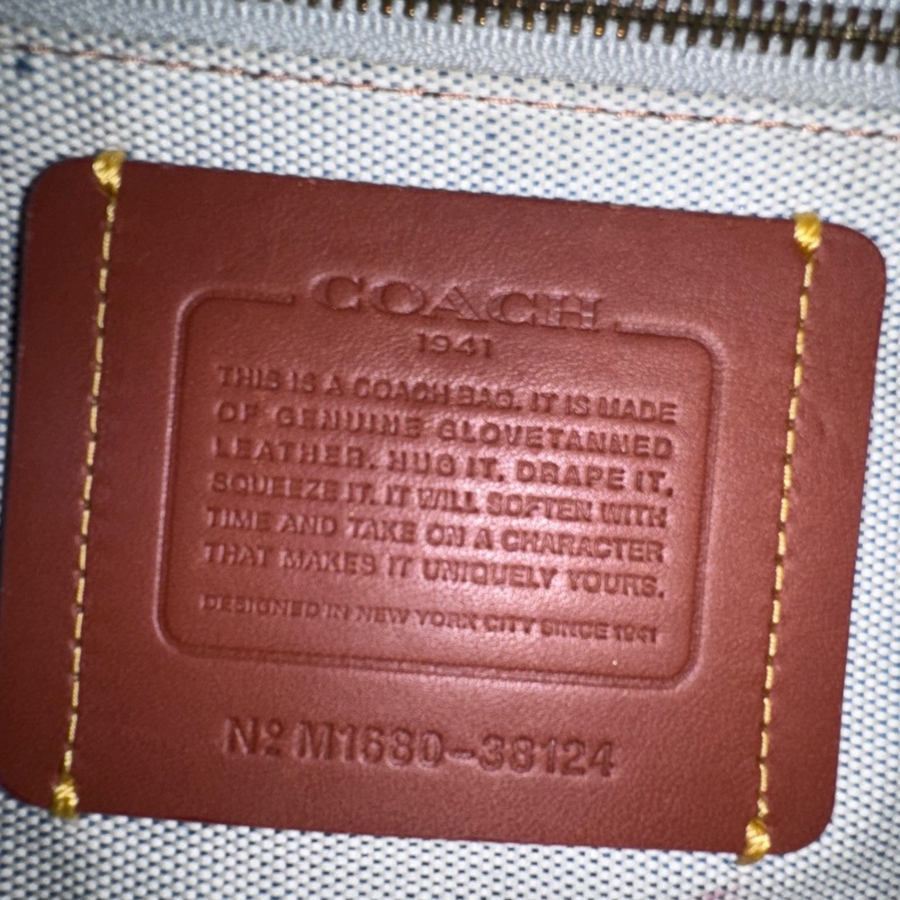 Coach Green rogue-fair condition - Picture 5 of 7